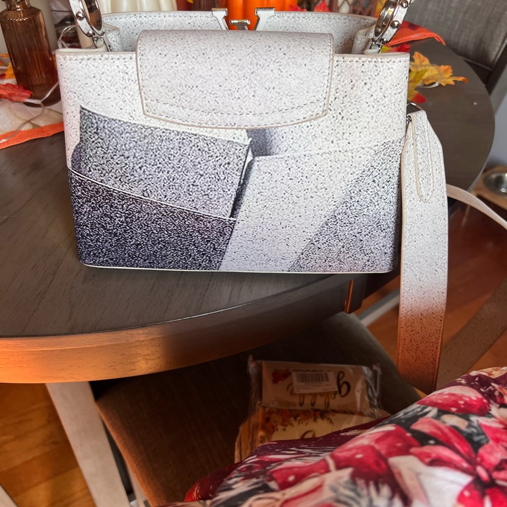 LV